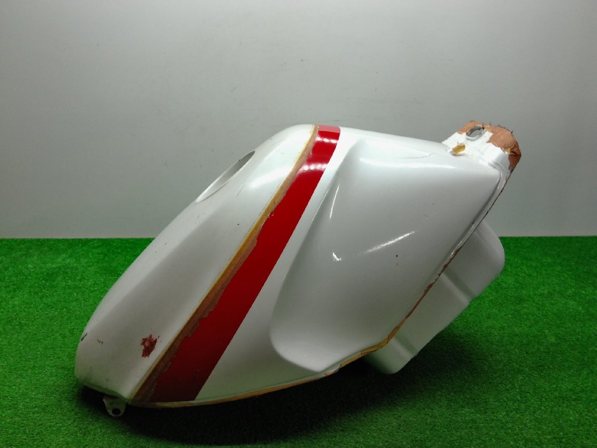 Z8C27 ヤマハ FZ750 ガソリンタンク 塗装ベース 1FM T BHN