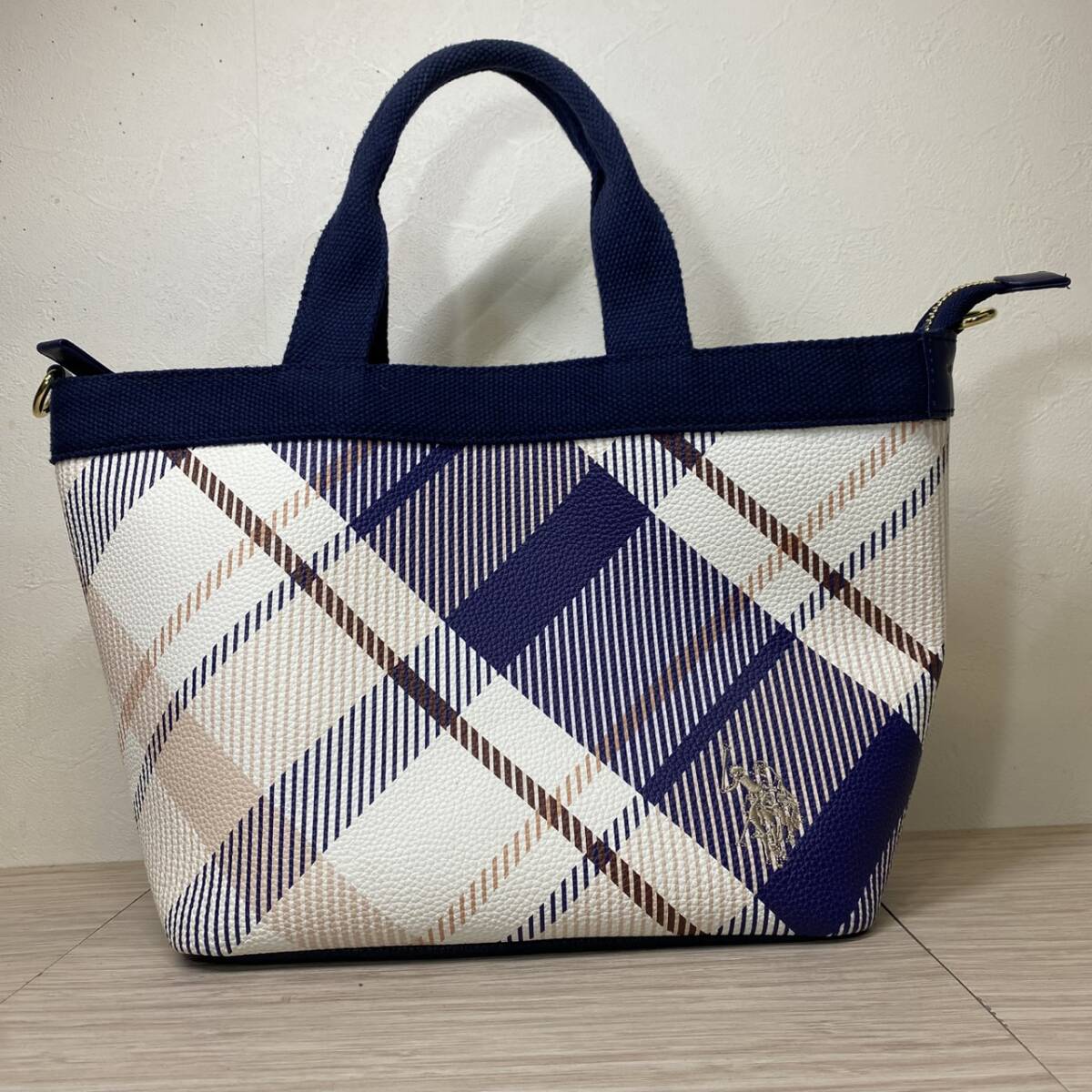 【MH-2282】中古現状品 U.S.POLO ASSN バッグ チェック柄 ブルー ホワイト ブラウン ジッパー付き ポロ USEDB ハンドバッグ トートバッグ 