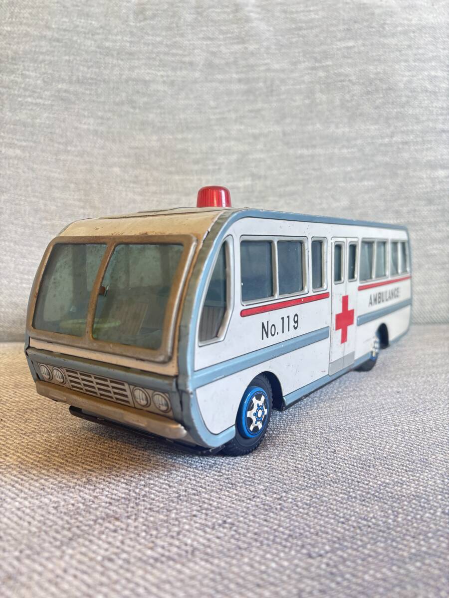 浅草玩具 マツダライトバス 救急車