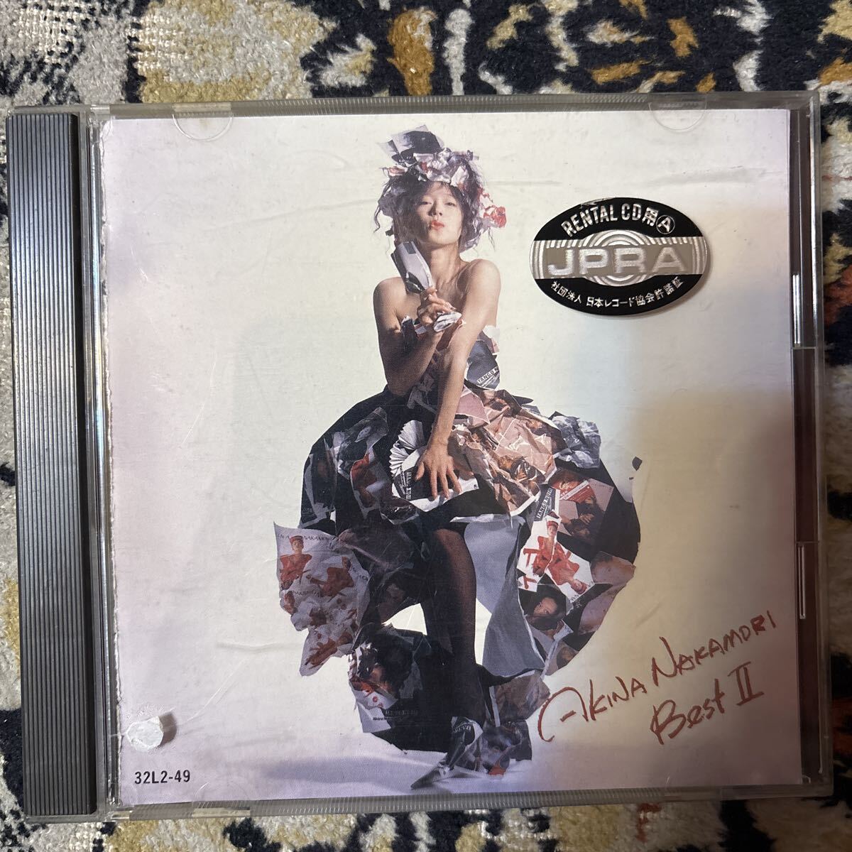 219-994 ★中古CD★ 中森明菜 BESTⅡ 32L2-49 盤面状態普通　歌詞カード無し(表がペラのみ)