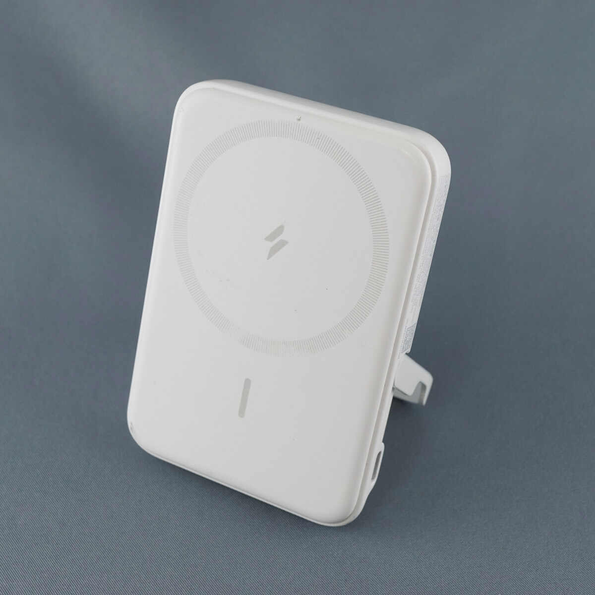 Anker アンカー MagGo Power Bank モバイルバッテリー USED品 スタンド USB-C 充電確認済 正規品 A1618 ホワイト 中古 完動品 X9234