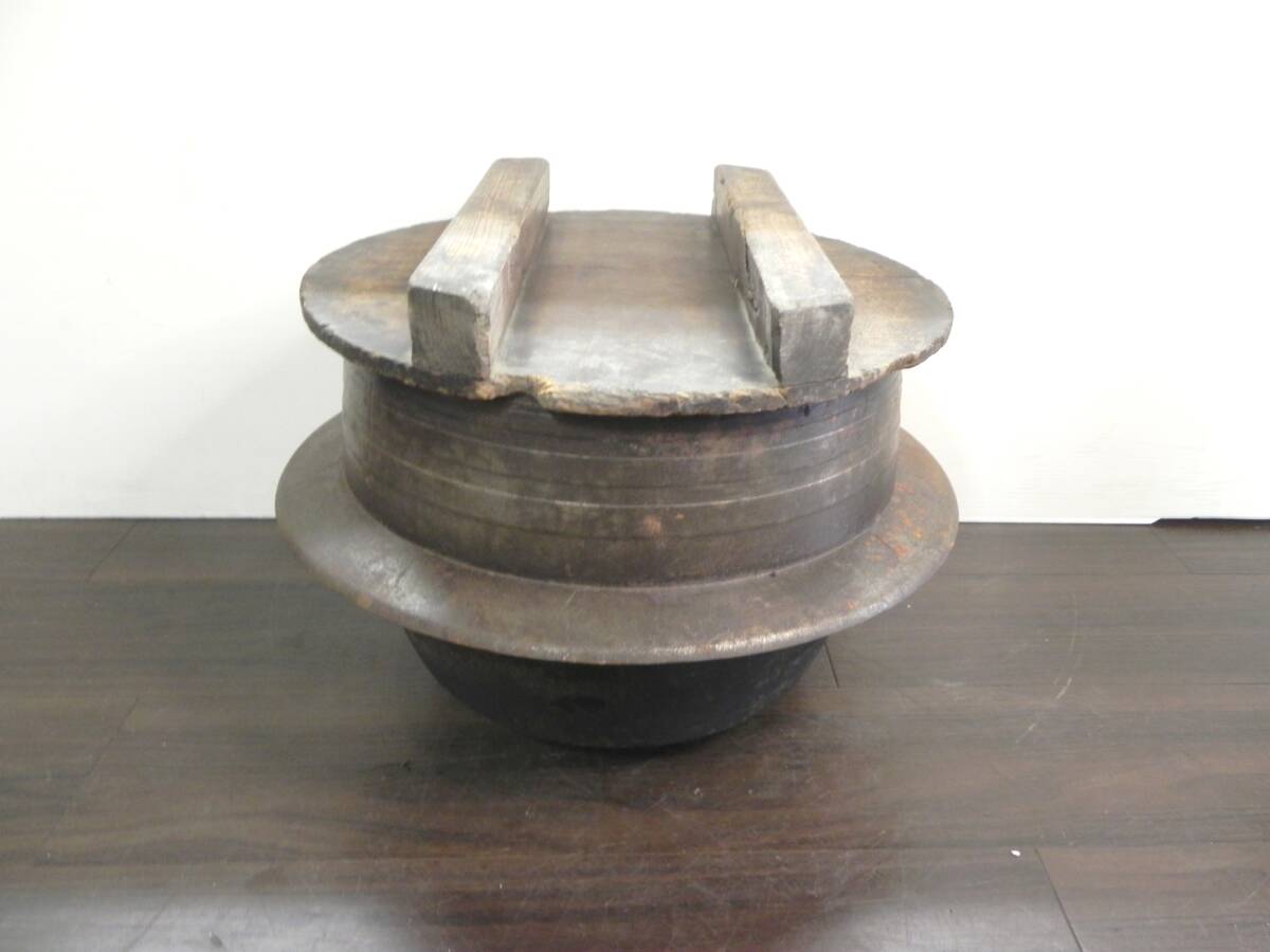 [R5947]◇古民具◆羽釜 鉄釜 鉄製 φ35㎝ 木蓋付 古道具 レトロ