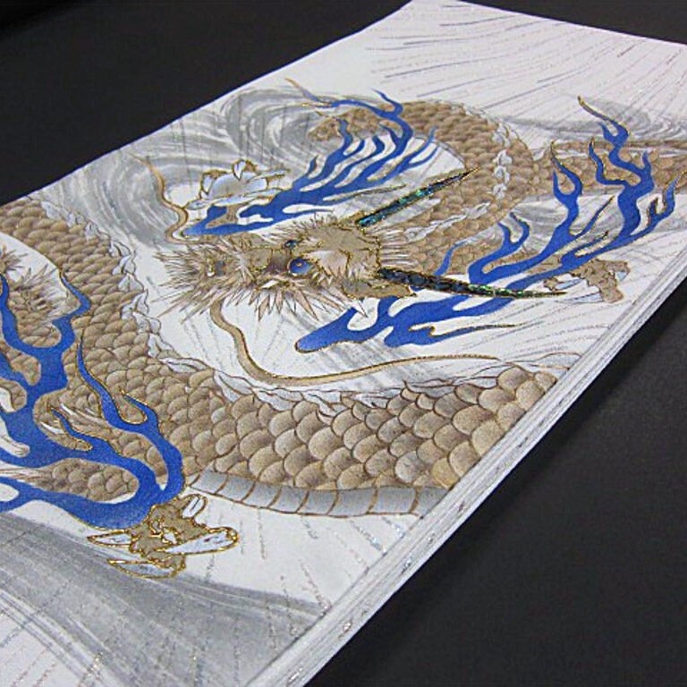 上質な逸品　新品未仕立　豪華作品　螺鈿入り西陣織高級染め袋帯　螺鈿　白地　昇龍
