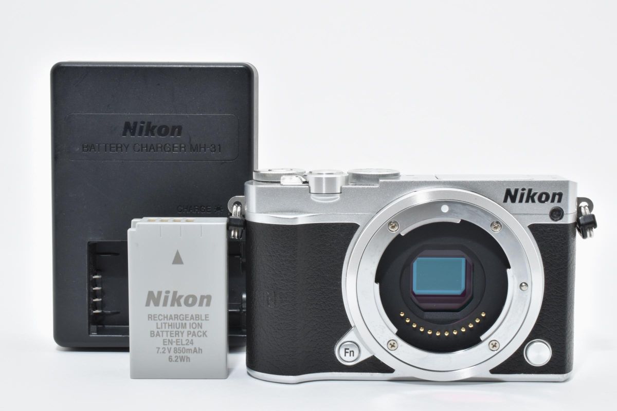 ★ショット数12239回★ ニコン Nikon 1 J5 シルバー 充電器付き RYM5171#112