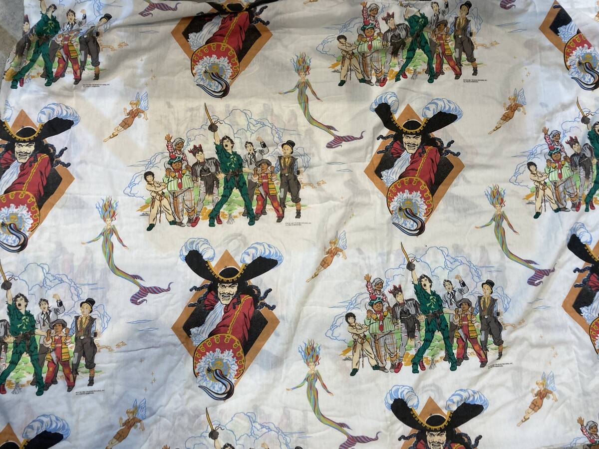 26025086 USA ヴィンテージ ベッドシーツ ピーターパン リメイク生地 素材 イラスト ディズニー フック船長 フラットシーツ