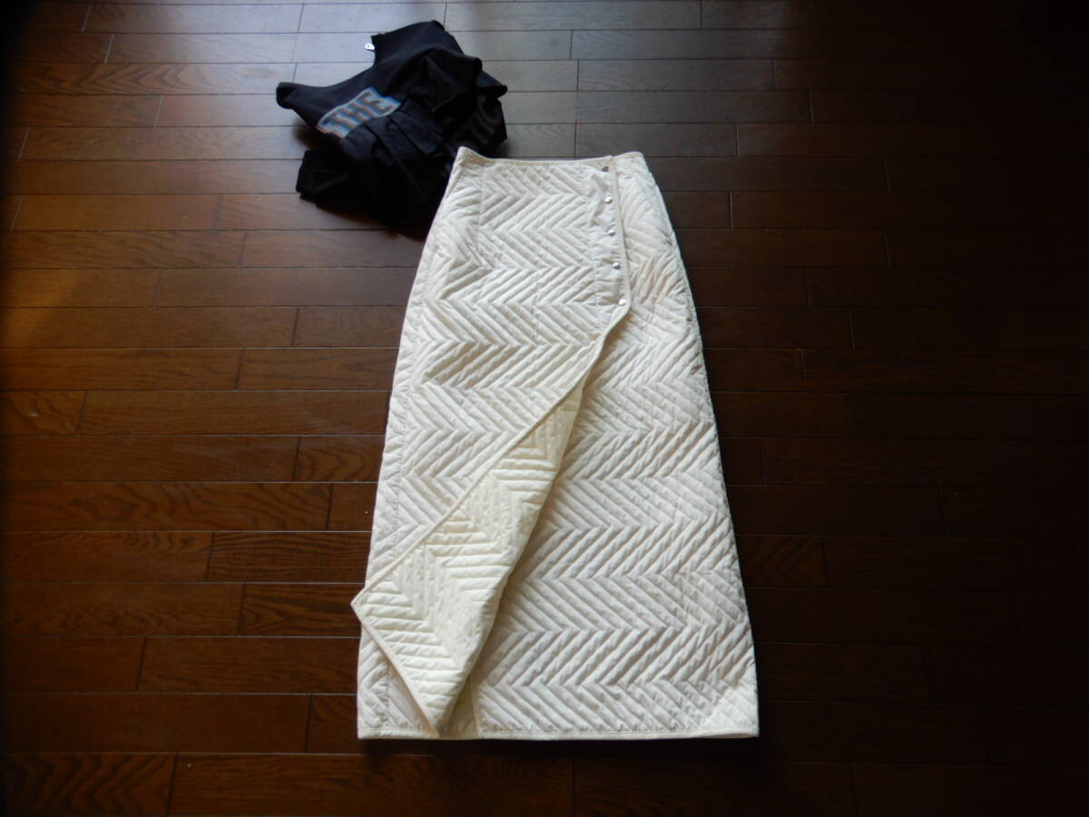 【Ray BEAMS/レイビームス】’21　大人可愛い中わた入りキルティングラップロングスカート　白