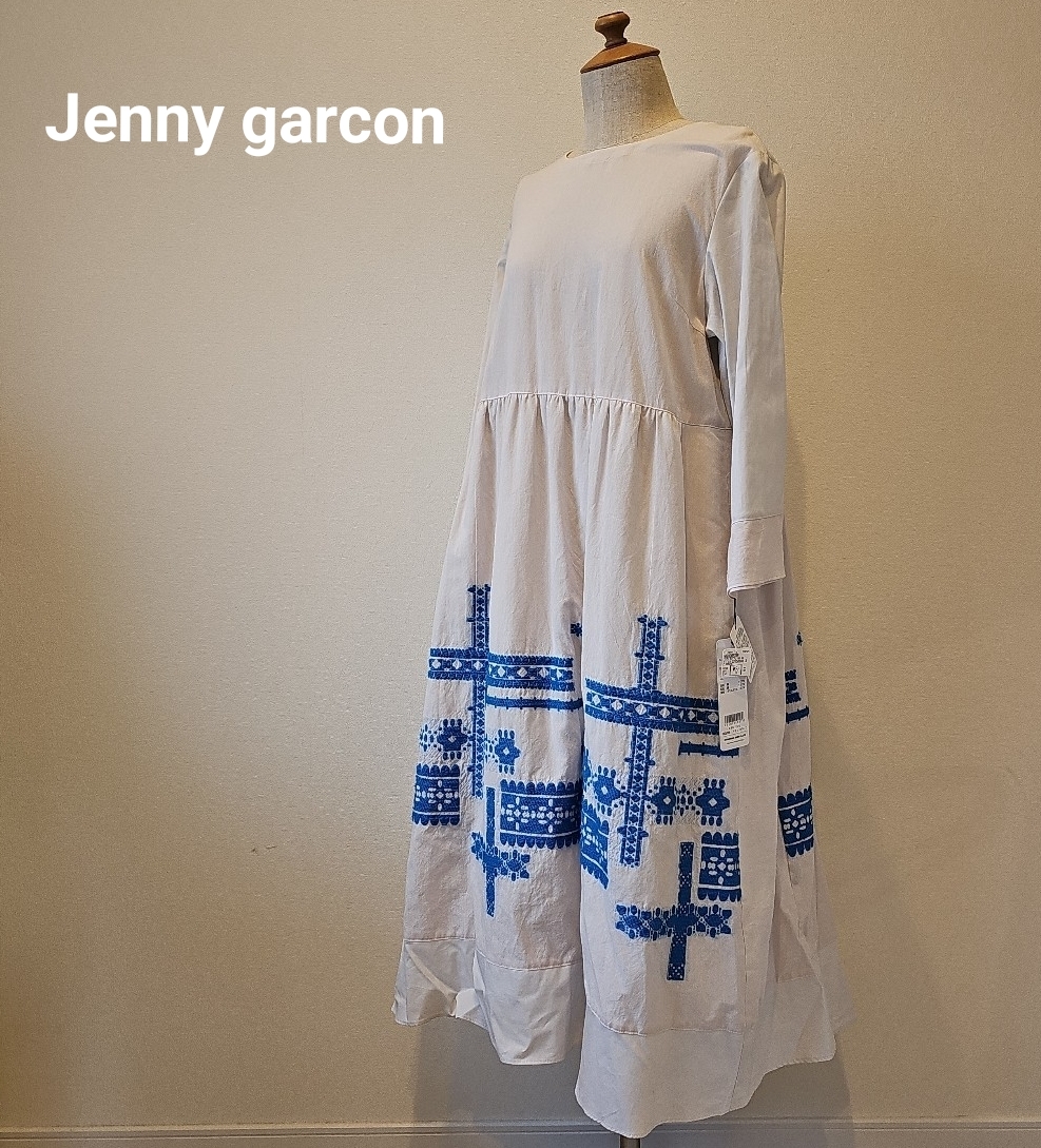 新品未使用タグ付き Jenny garcon ジェニーギャルソン刺繍 Aライン ワンピース 白系 ブルー刺繍 同系色シルクスカーフ付き サイズF■F2mar1