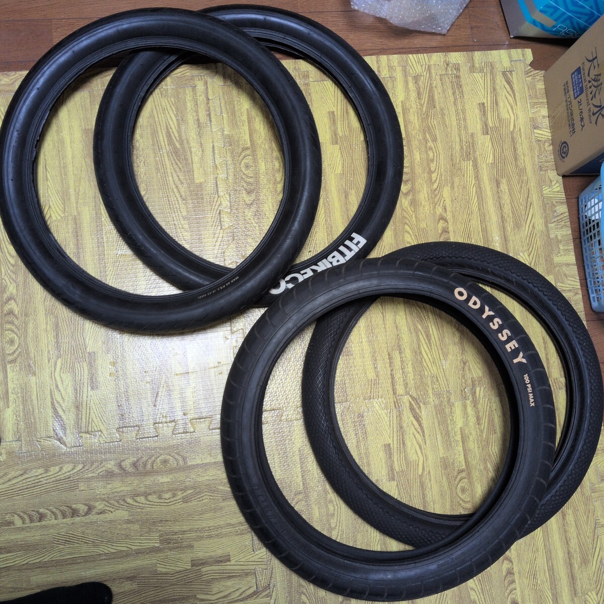 送料込み　BMX 20インチ　ODYSSEY　VANS　カルト　cult fitbike 4本セット中古タイヤ 自転車 自転車パーツ　ジャンク