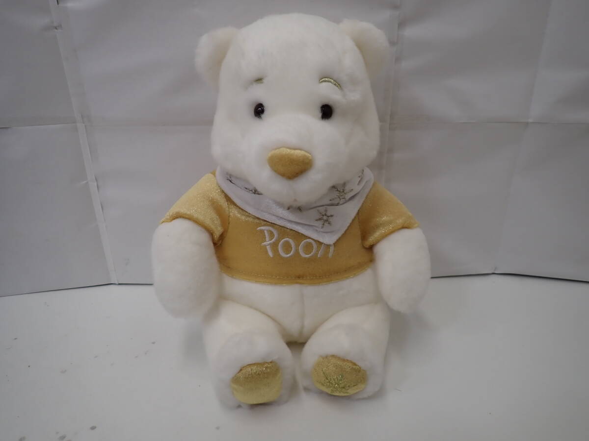 ＃43669【中古品】プーさん ぬいぐるみ ディズニーストア クリスマス 冬 白 ゴールド ホワイト