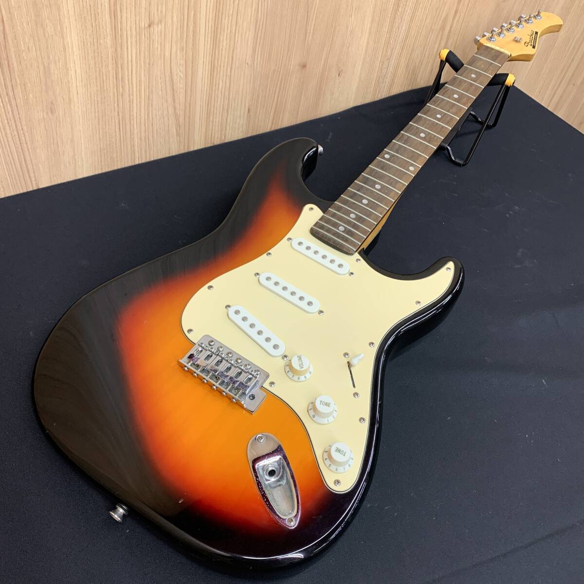 【Y14】 Bacchus universe series ストラトタイプ エレキギター 要修理 5506-48