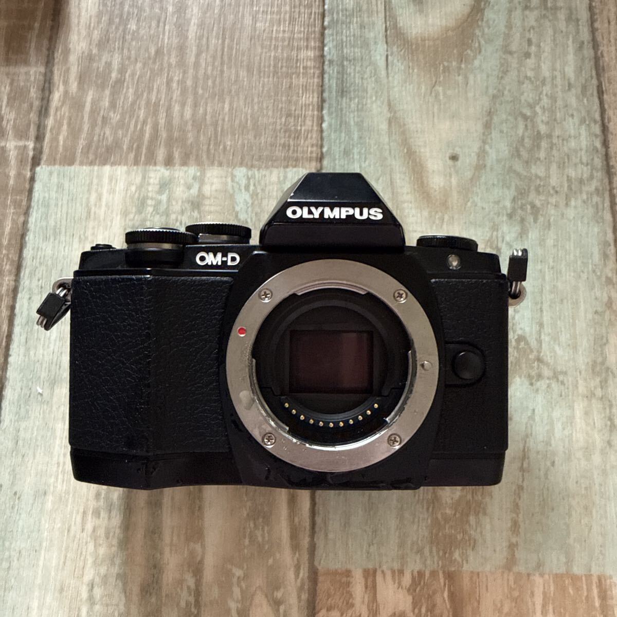 OLYMPUS OM-D オリンパス E-M10