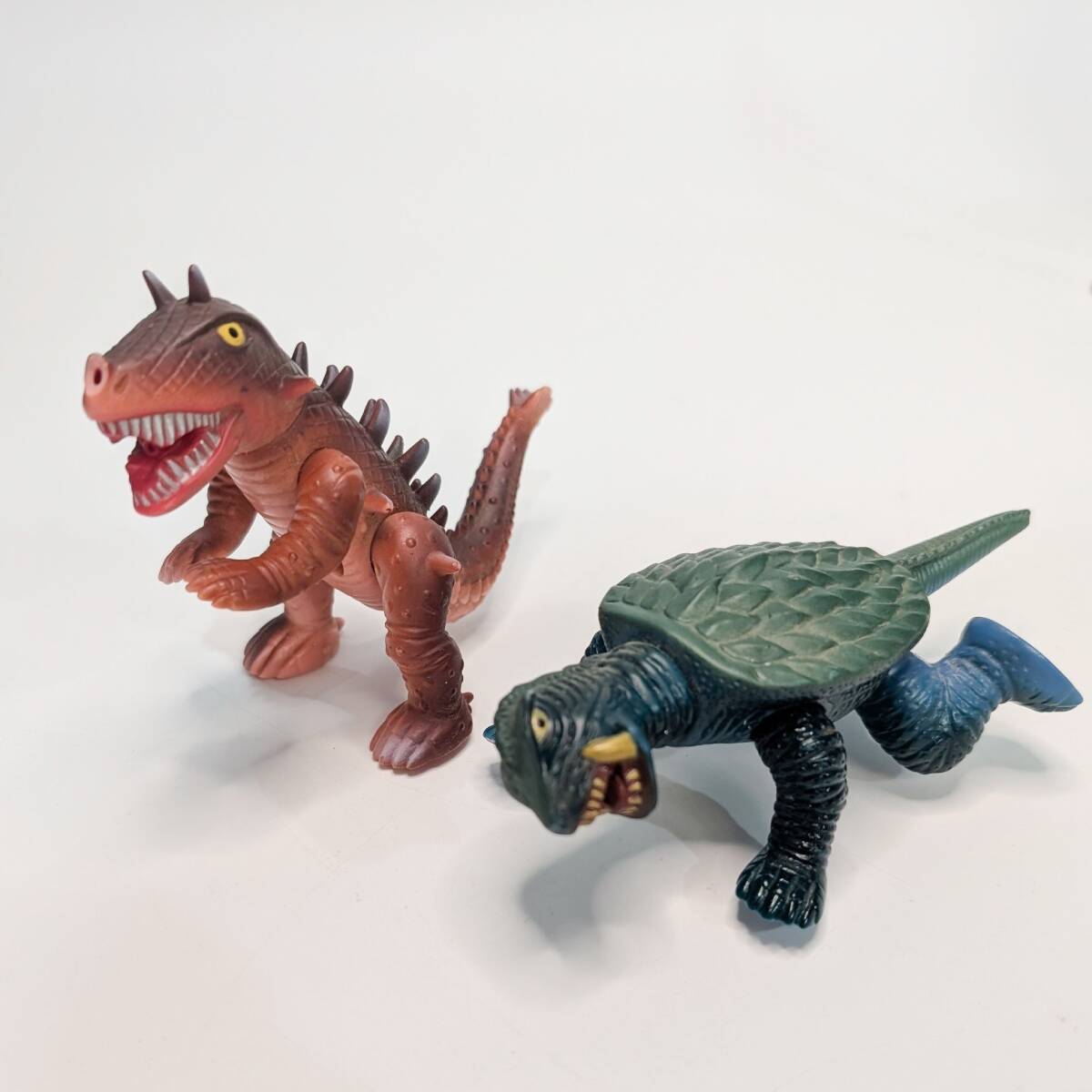 トミー　大映特撮シリーズ　ガメラ編　ガメラ＋バルゴン　ミニソフビ　昭和ガメラ　四つん這い　現状品