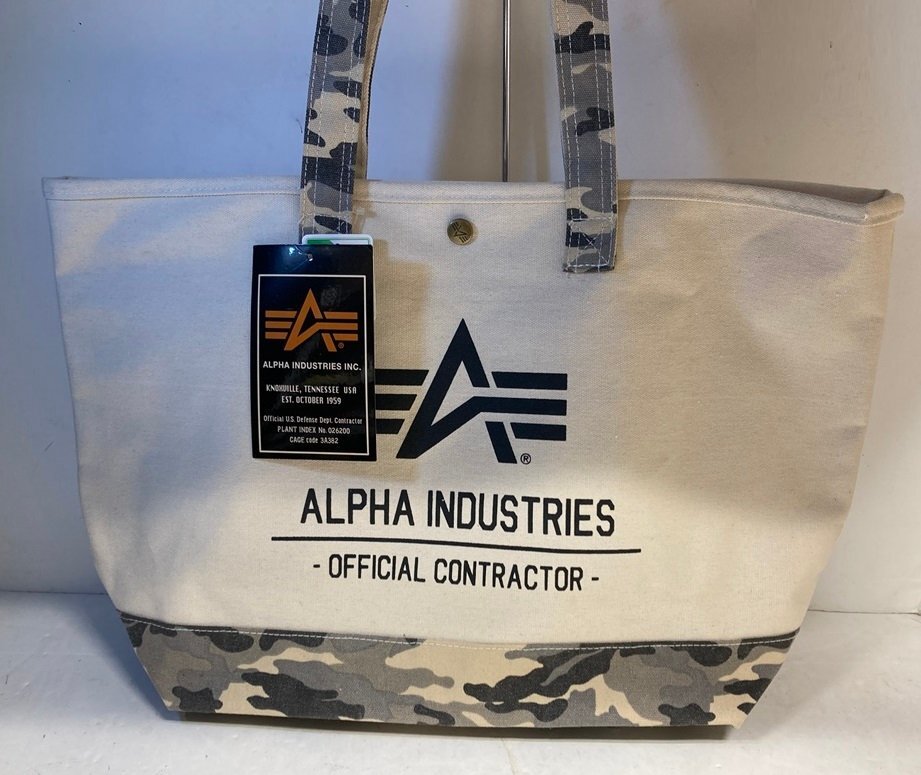 ALPHA　アルファ　キャンバストートバッグ　未使用　保管品　タグ付き　迷彩　大容量