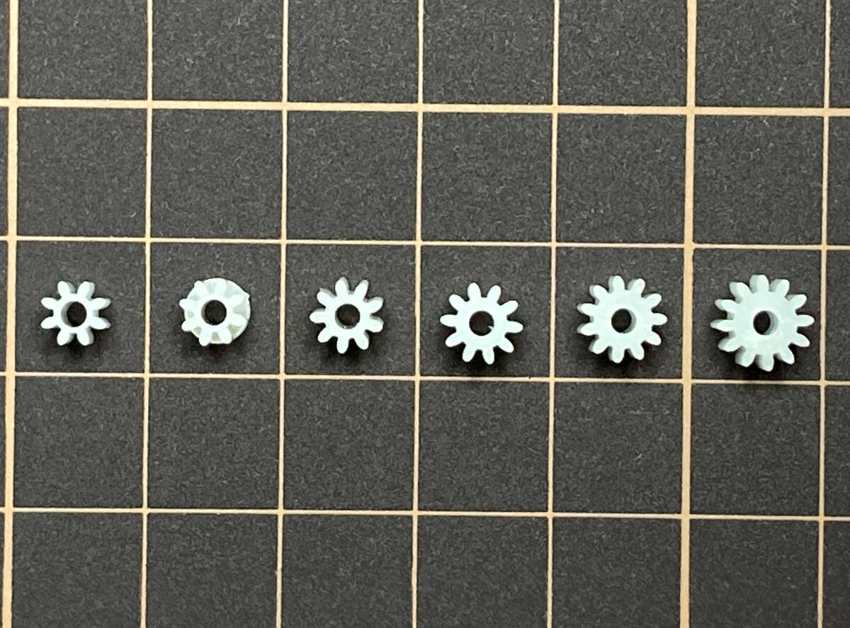 送料110円～ ピニオンギア 6個セット 8T 8T肩 9T 10T 11T 12T 2.0mm軸用 0.5M おもちゃ ラジコン 修理 交換 部品 工作 歯車 ピニオンギヤ