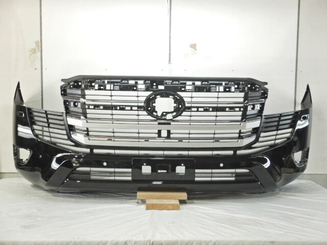 美品 VJA300 ランドクルーザー AX GX フロントバンパー グリル付 52119-60000 52119-6C936 黒 202 ※10113