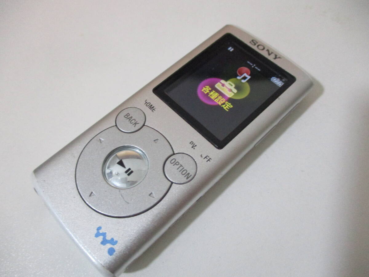 動作確認済 初期化済 SONY ソニー　NW-E052 ウォークマン　デジタルオーディオプレーヤー d195