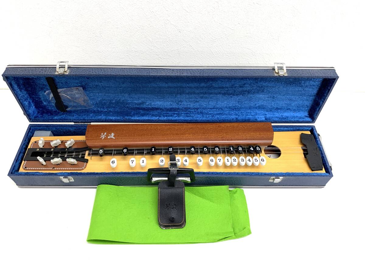 【ケース付】琴凌 大正琴 5弦 琴 弦楽器 和楽器 音楽 趣味 練習 美品（検：愛弦）（管理：DO140）