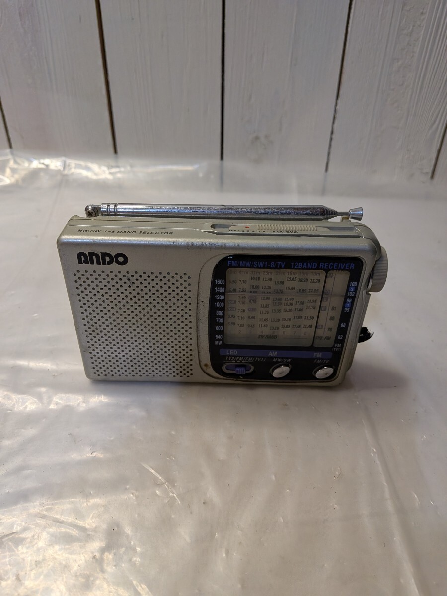 F-30/ANDOのFM/MW/SW1-8/12バンドラジオRA-068Ｓ 