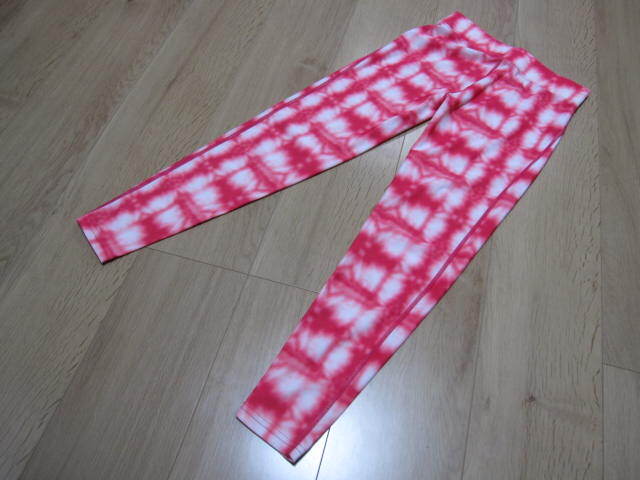 【即決価格 送料込み】UNDER ARMOUR(アンダーアーマー) レギンス/タイツ レディースＳＭサイズ ピンク×ホワイト 美品