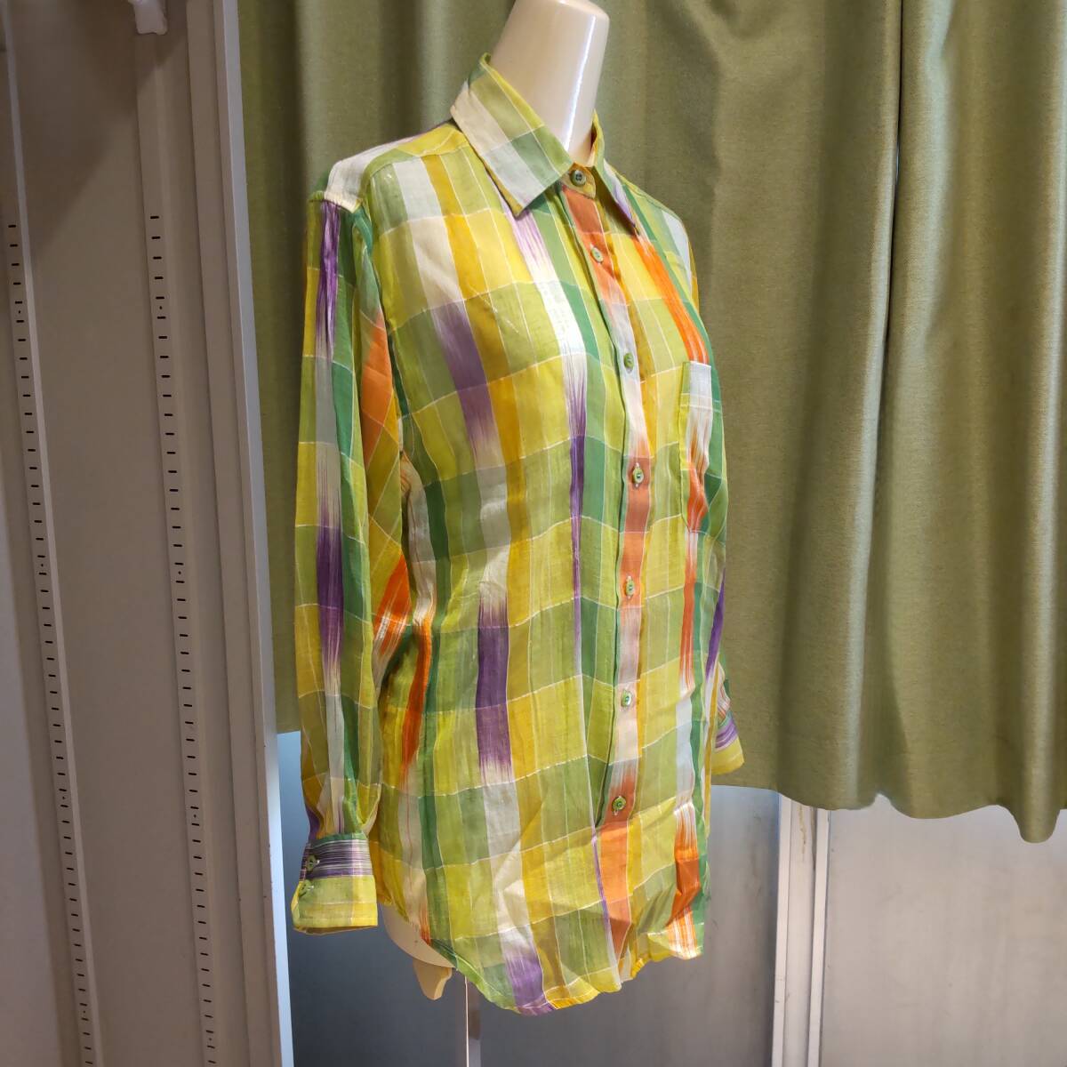 Y020508■CELINE セリーヌ 薄手 長袖 シャツ 着丈約68cm 幅約50cm フランス製 羽織もの 黄緑メインのマルチトップス チェック ネップあり■