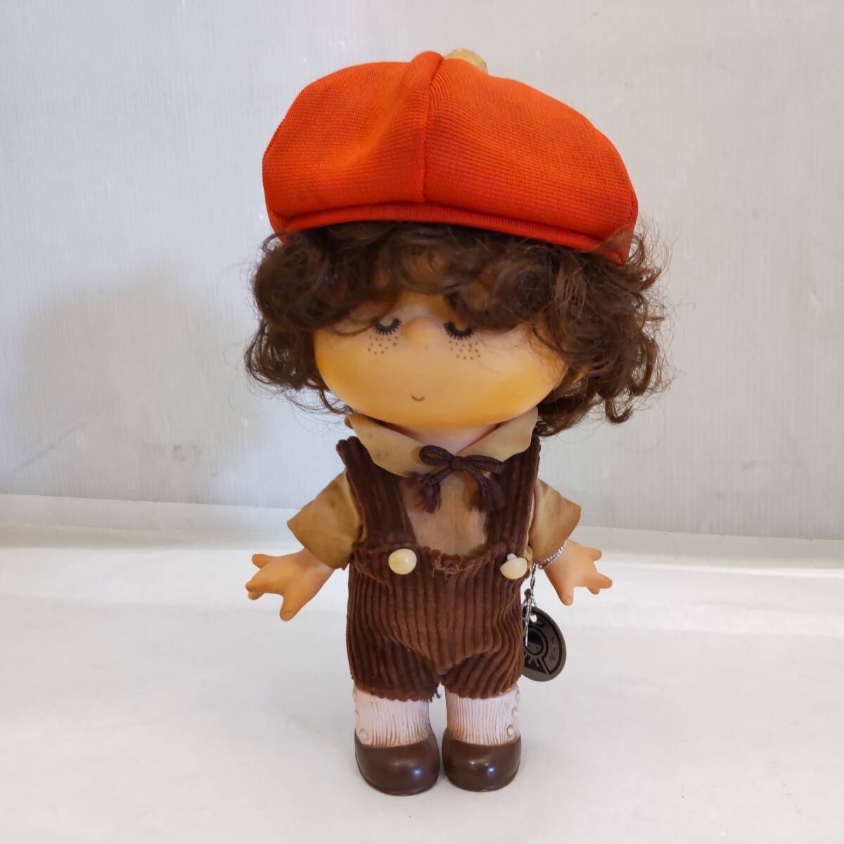 Y021804■当時物 水森亜土 メルヘンメグドール 男の子 高さ約20cm ソフビ人形 帽子 オーバーオール 昭和レトロ やや難あり 自立■