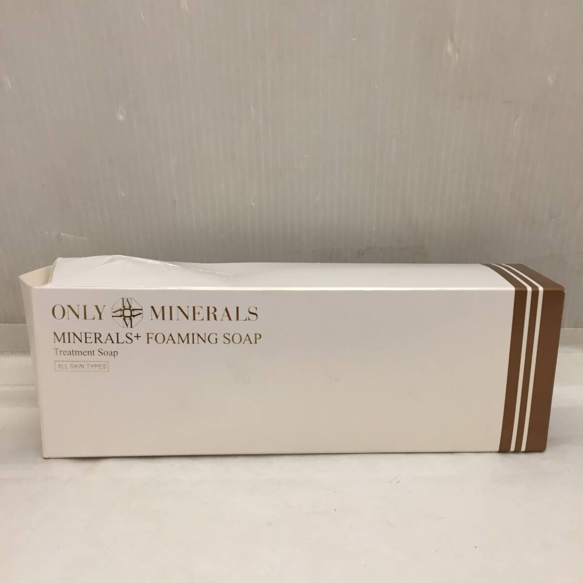 F022507◎【未使用・未開封】オンリーミネラル ミネラルプラスフォーミングソープ 保湿洗顔料 100g 箱潰れ◎