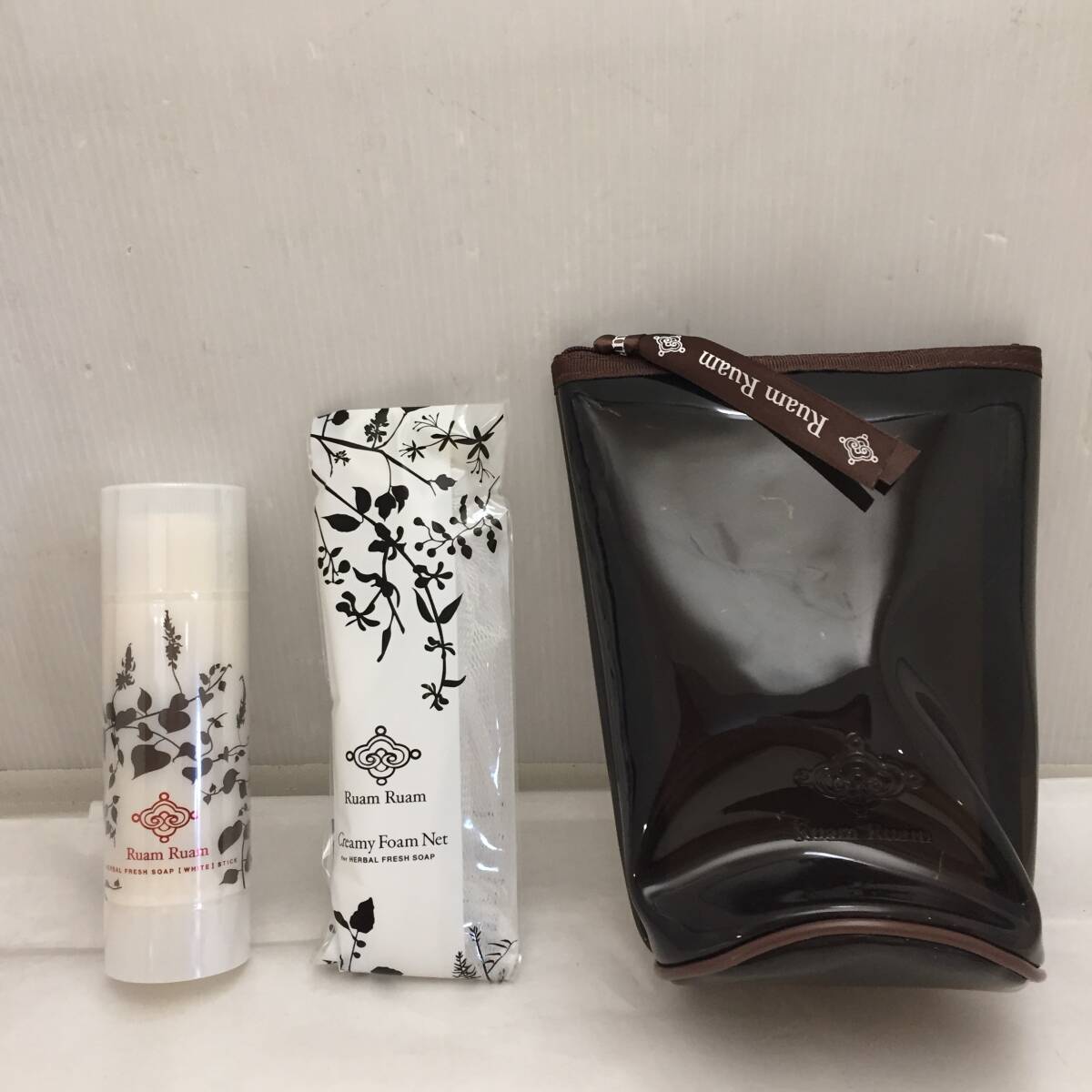 F022602◎未使用 ルアンルアン ハーバルフレッシュソープ スティック 90g 洗顔 石鹸 RuamRuam Herbal fresh soap 泡立てネット ポーチ◎ 