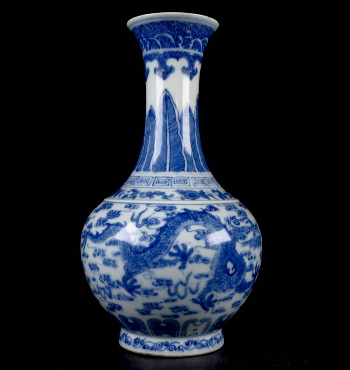 【SAKURAYA】コレクター所蔵品【染付 五爪龍文花瓶】青花 中国古美術 古陶磁 唐物 時代 壺 壷 花器 花入 骨董品 古美術品 高さ18.5cm