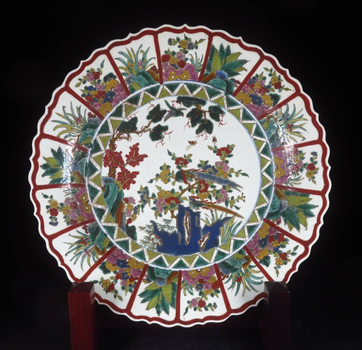 【SAKURAYA】【色絵草花文輪花形飾皿/ 底款 益友鼎玉雅製】細密絵付 皿 箱 骨董品 古美術品 中国古玩 中国古美術 希少品 色絵磁器 直径42cm