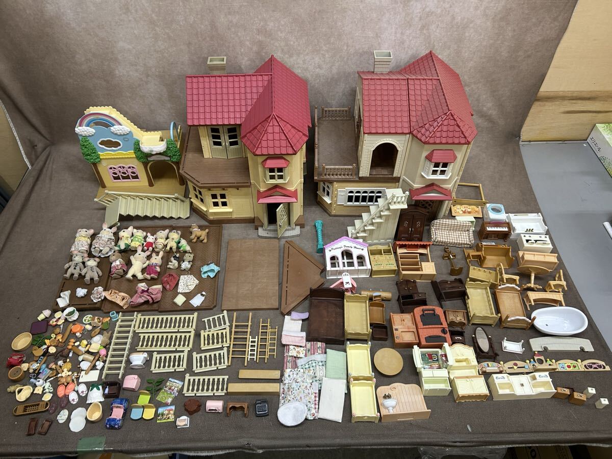 シルバニアファミリー まとめ売り 赤い屋根の大きなお家 あかりの灯る大きなお家 ようちえん 小物 人形 家具など 中古 直接引き取り可