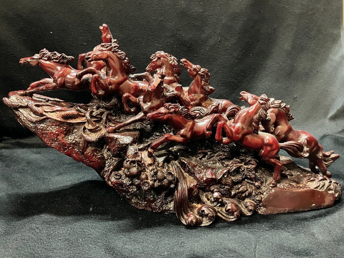 26A034 送料無料 九頭馬 縁起物 ９頭馬 馬 置物 木彫風 工芸品 馬九行駒 うまくいく 午年 長さ約54cm 高さ約30cm 重量10.5kg 美術品 骨董品