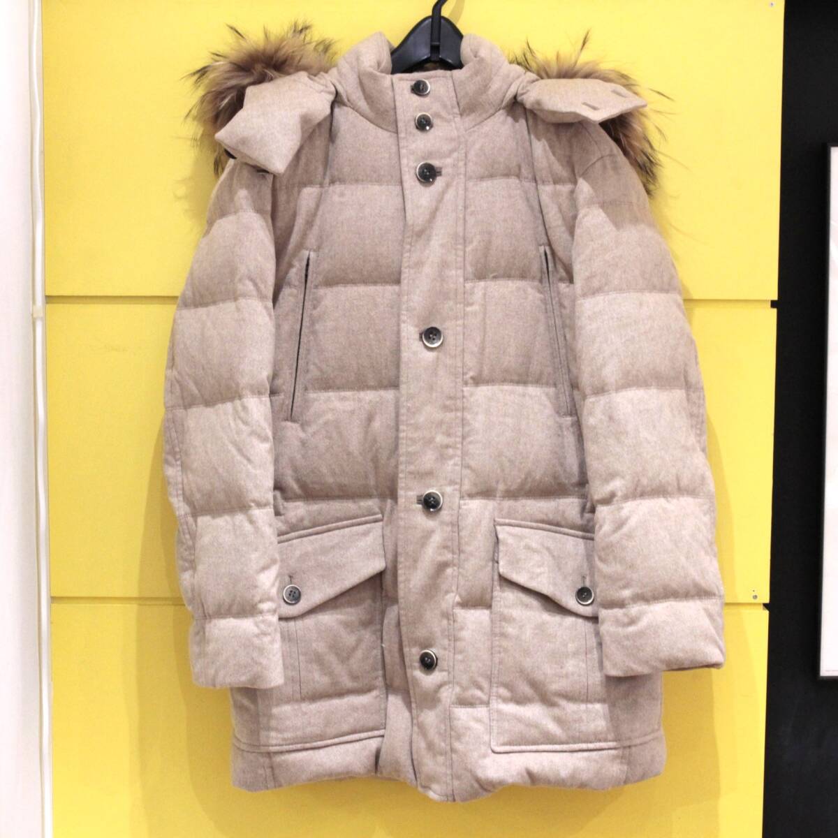 HUGO BOSS ヒューゴボス wool ANGORA ウール アンゴラ ファー ダウンジャケット サイズ 48 ベージュ ラクーンファー 狸 2602-K0023M(NT)