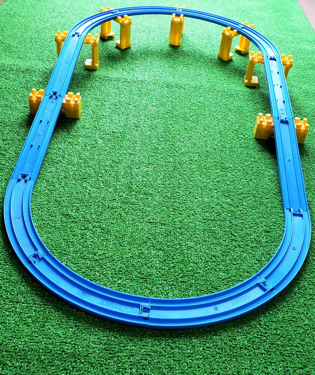 プラレール「アップダウンループ」Cタイプ レイアウト 洗浄済み