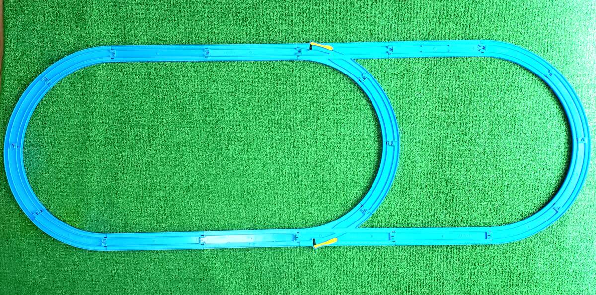 プラレール「オーバル・落花生」レイアウト 洗浄済み