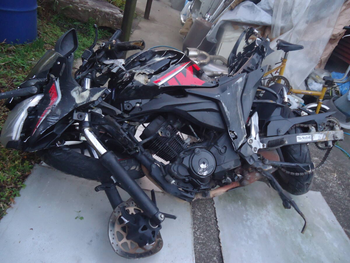 ジクサー150　事故車　完全部品取り　廃車返納書付き　＊直接引き取りのみ＊　積み込み手伝います