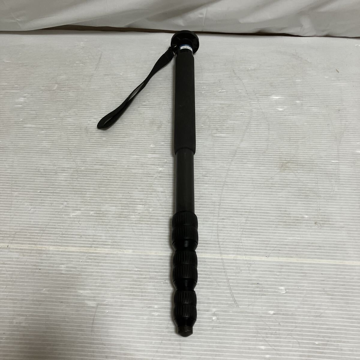 V592 GITZO G1568 MK2 MONOPOD ジッツオ 28mm 4段 カーボン製 一脚 ストラップ付 フランス製/Made in France