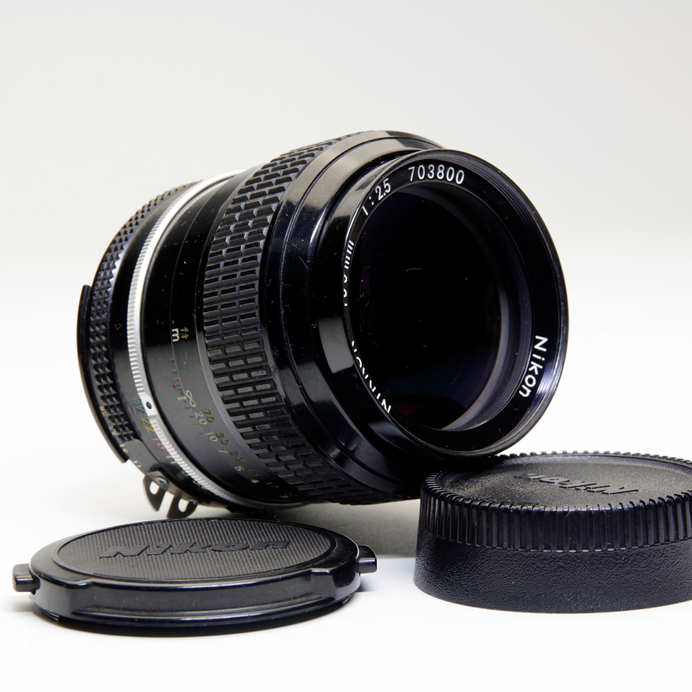 ニコン　レンズ　NIKKOR 105mm 1：2.5 880