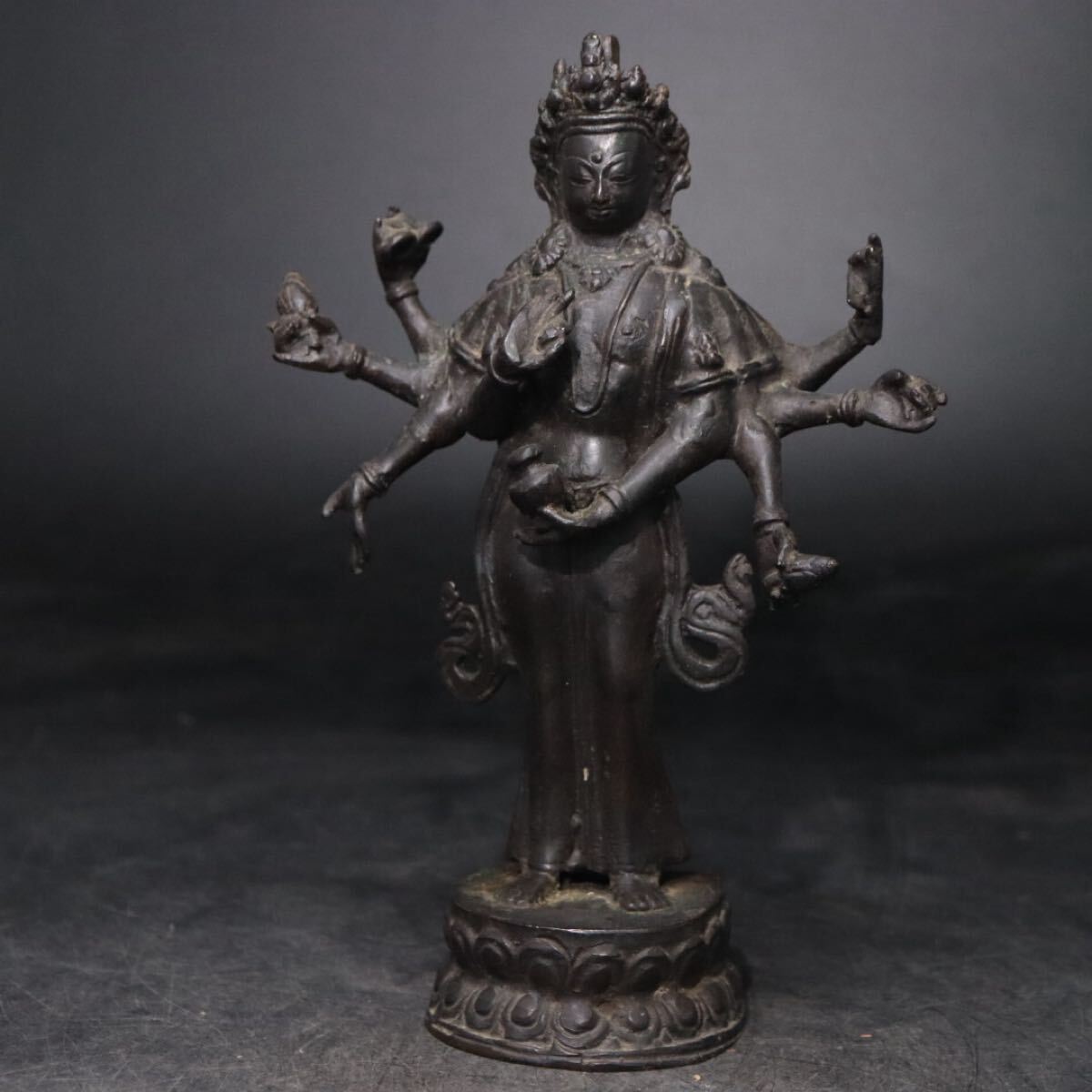 時代　銅　八手観音像　/　仏教美術　仏像　古銅　銅器　観音菩薩　検索：　中国美術　密教　チベット　.B1867