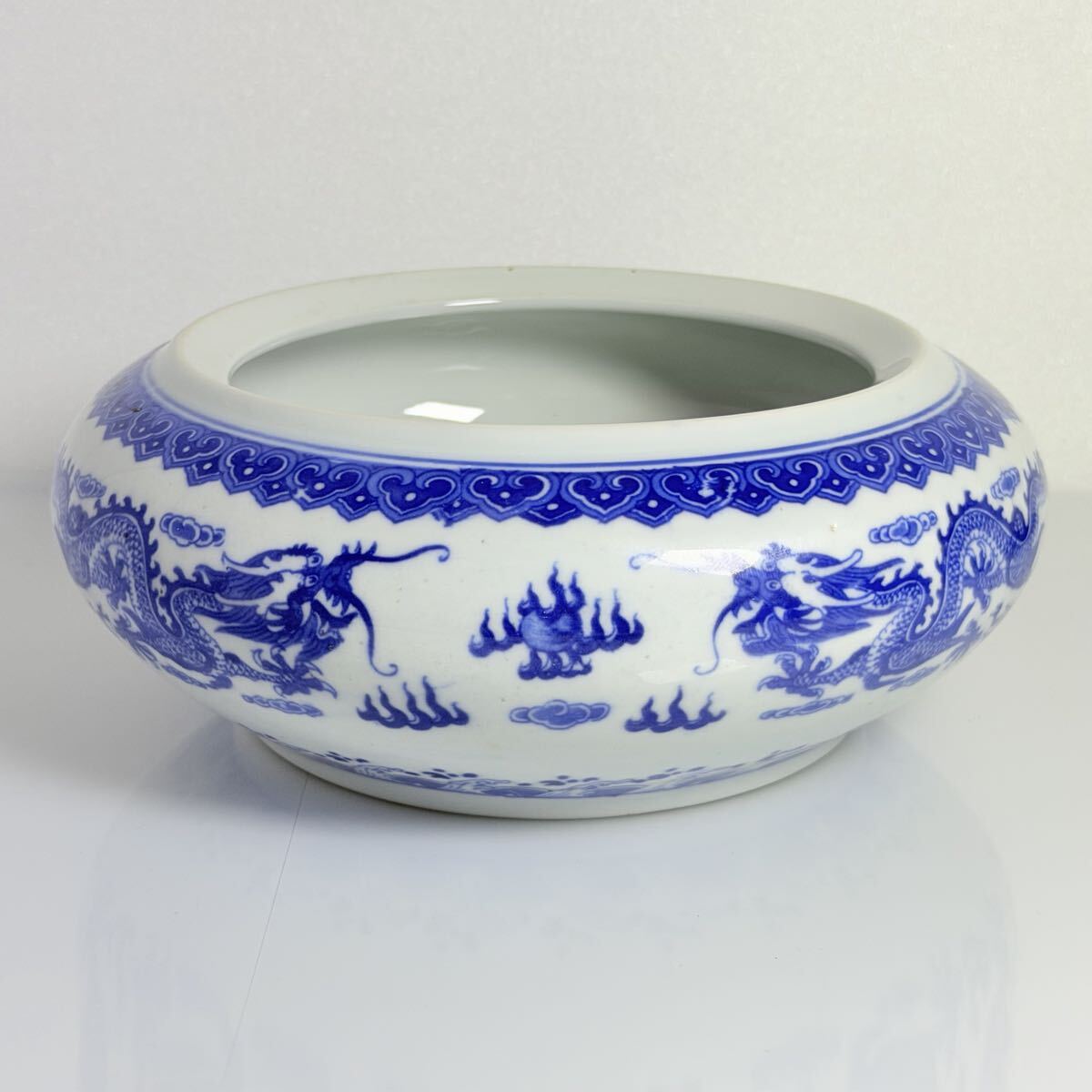SY267◆乾隆年製 中国 骨董 金魚鉢 メダカ鉢 鉢 観賞用 陶磁器 陶器 染付 大皿 深皿 骨董品 インテリア 容器 屋外 屋内 和風 飾り物
