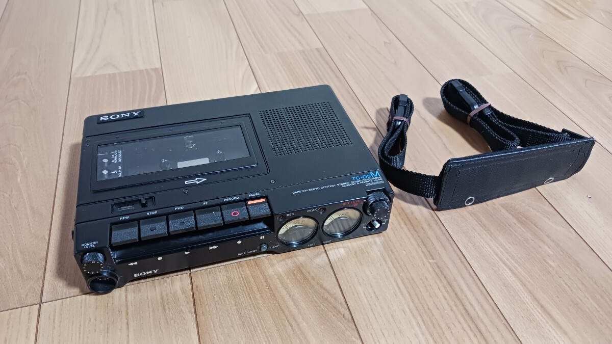 極上品 整備済み SONY TC-D5M カセットレコーダー デンスケ ソニー カセットデンスケ カセットレコーダー ベルト付き②