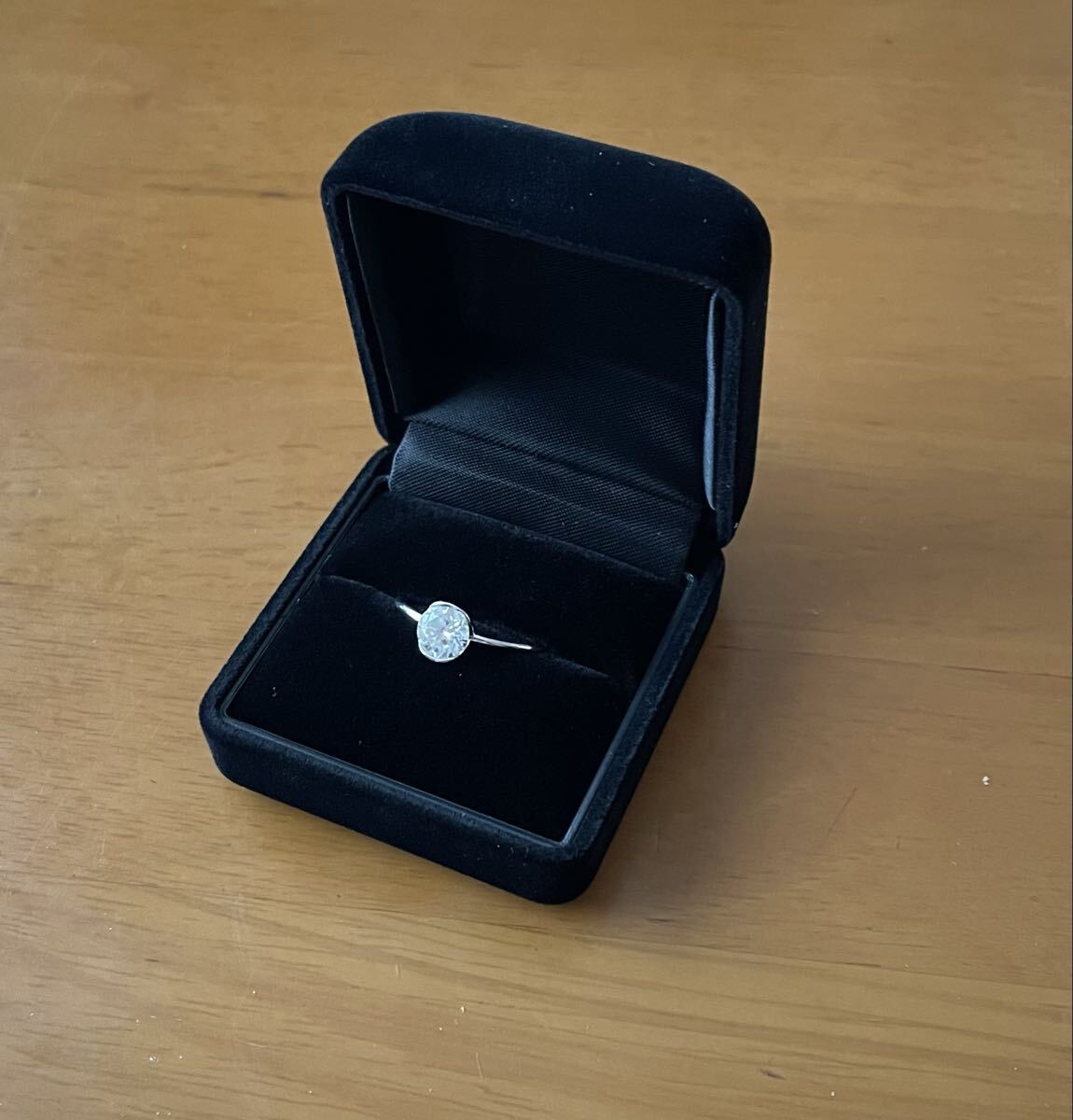 【美品】モアサナイトリング 指輪 金属アレルギー　シルバー　大粒 レディース 1ct シンプル 15-17号　指輪のみ　刻印あり　大きい