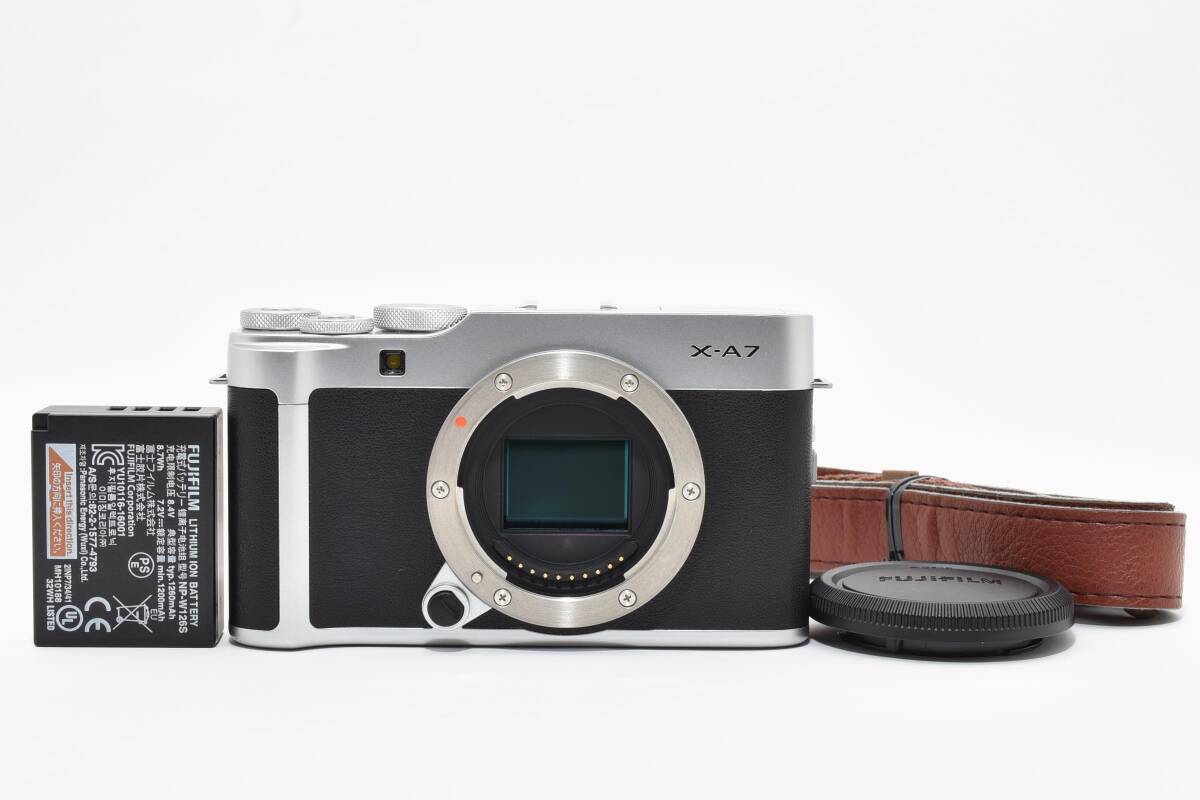 ★極上品★富士フイルム FUJIFILM X-A7 ボディ シルバー ミラーレス★　YM9637＃50