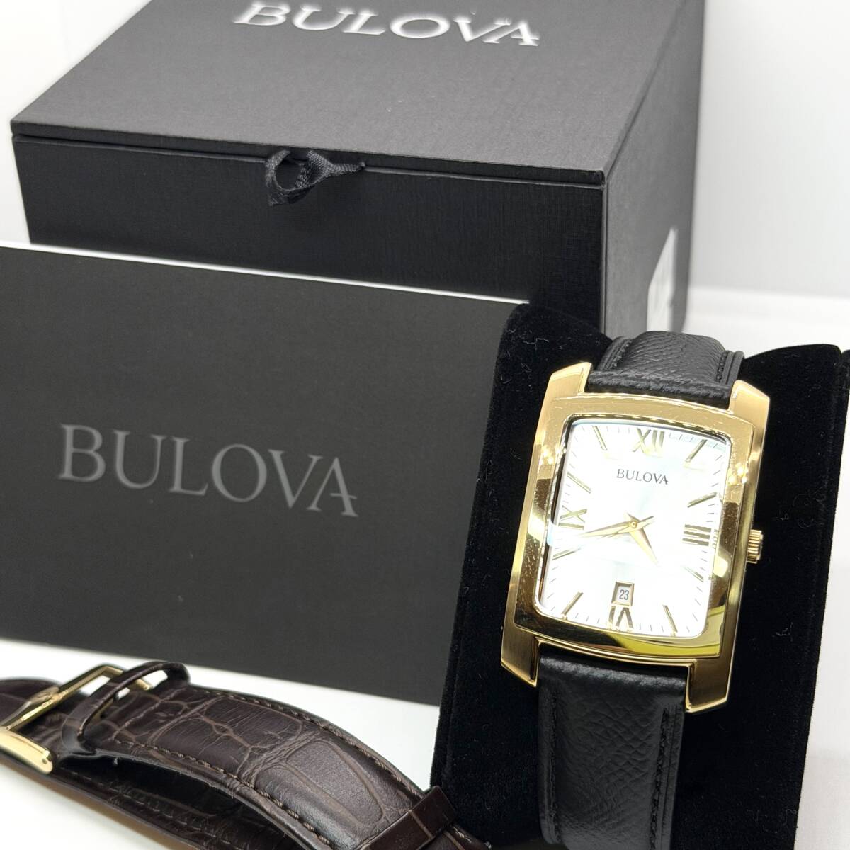 [新品電池稼働] BULOVA ローマン 新品ベルト 箱付き スクエア ブローバ デイト ヴィンテージ 3針 腕時計 メンズ