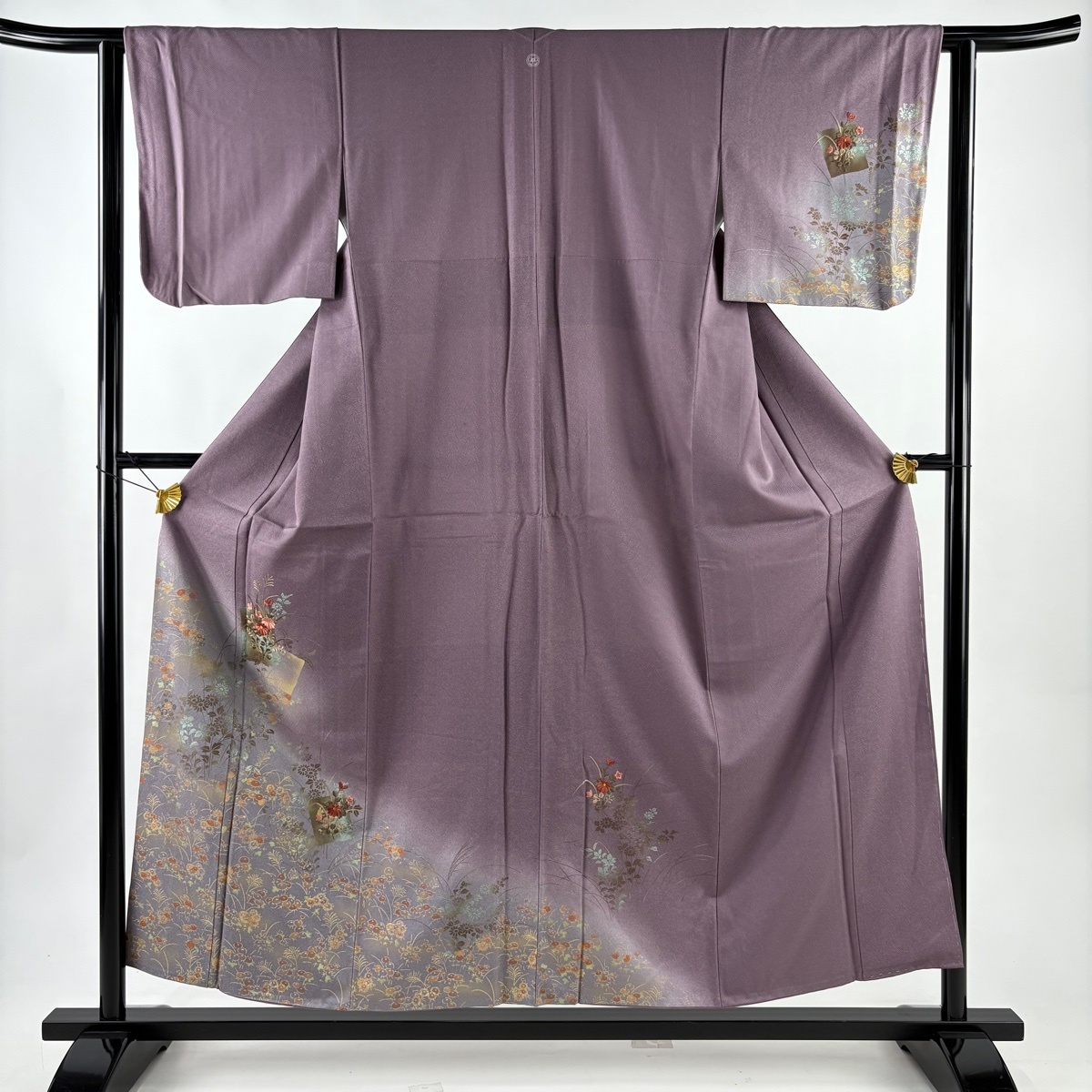 付下げ 身丈154.5cm 裄丈62cm S 袷 色紙 秋草 刺繍 金彩 紫 正絹 秀品 一つ紋 【中古】