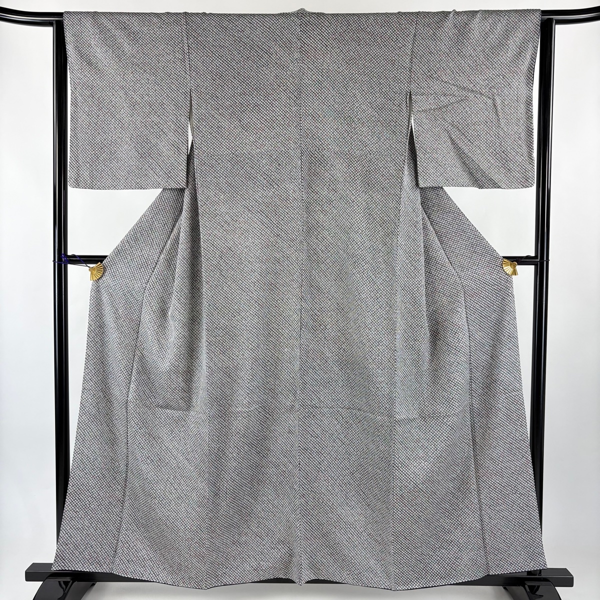 小紋 身丈156.5cm 裄丈63.5cm S 袷 総絞り 灰色 正絹 秀品 【中古】