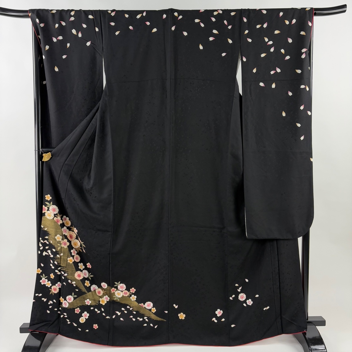 振袖 身丈165cm 裄丈67.5cm L 袷 桜 山並み 金彩 黒 正絹 名品 【中古】
