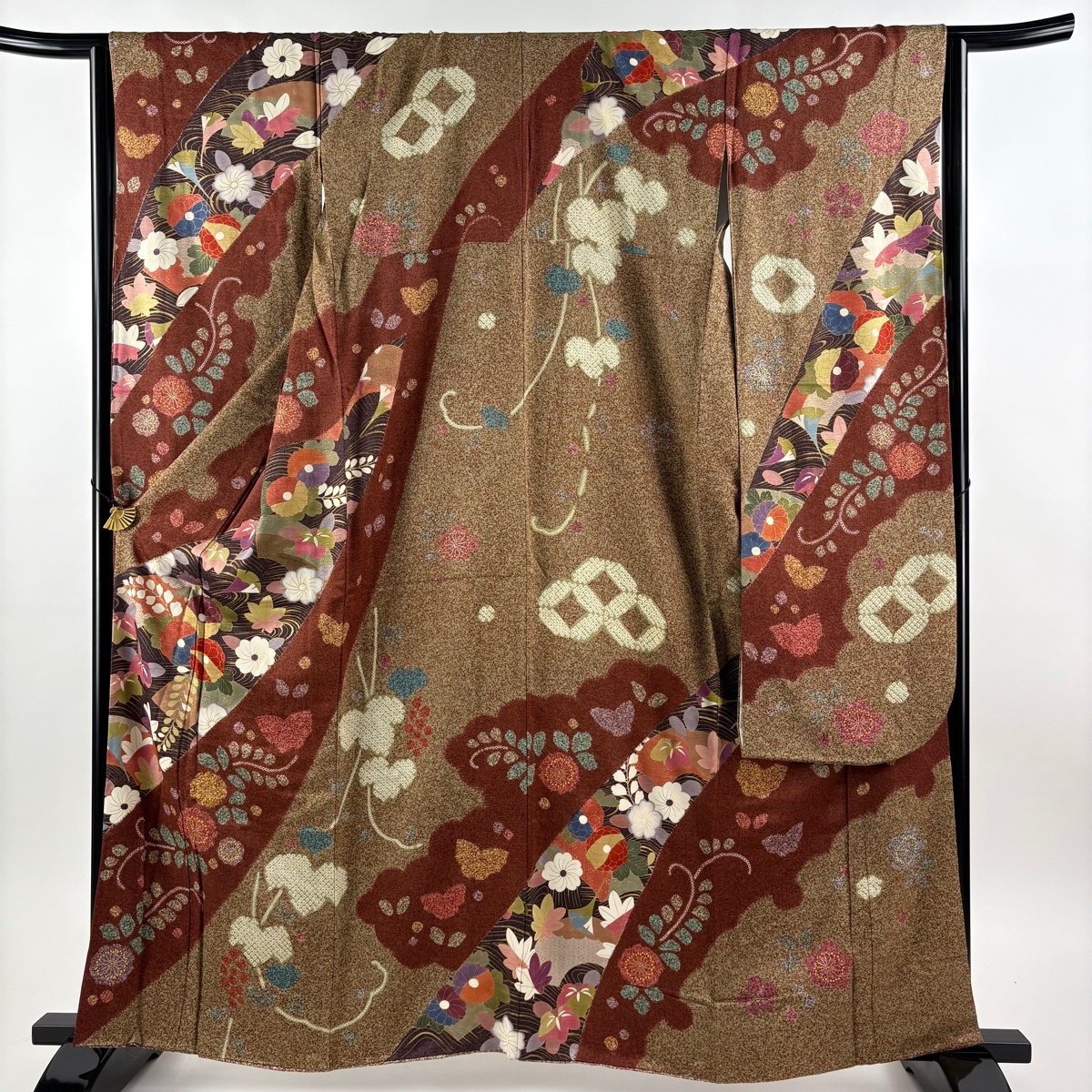 振袖 身丈161.5cm 裄丈65cm M 袷 扇面 草花 金彩 絞り 灰緑 正絹 名品 【中古】