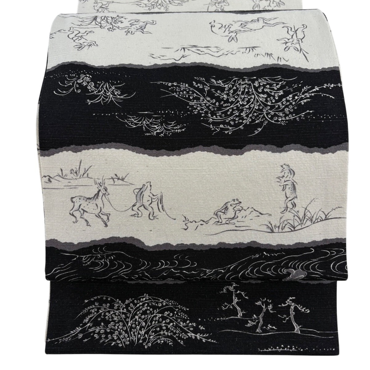 【美品】 開き名古屋帯 逸品 紬地 鳥獣戯画 灰白 正絹 【中古】