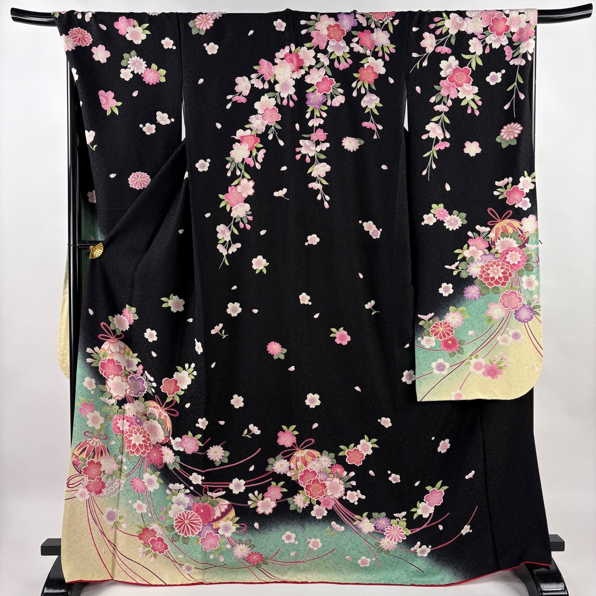 【美品】 振袖 身丈169cm 裄丈70cm L 袷 薬玉 桜 金通し 金彩 黒 正絹 名品 【中古】