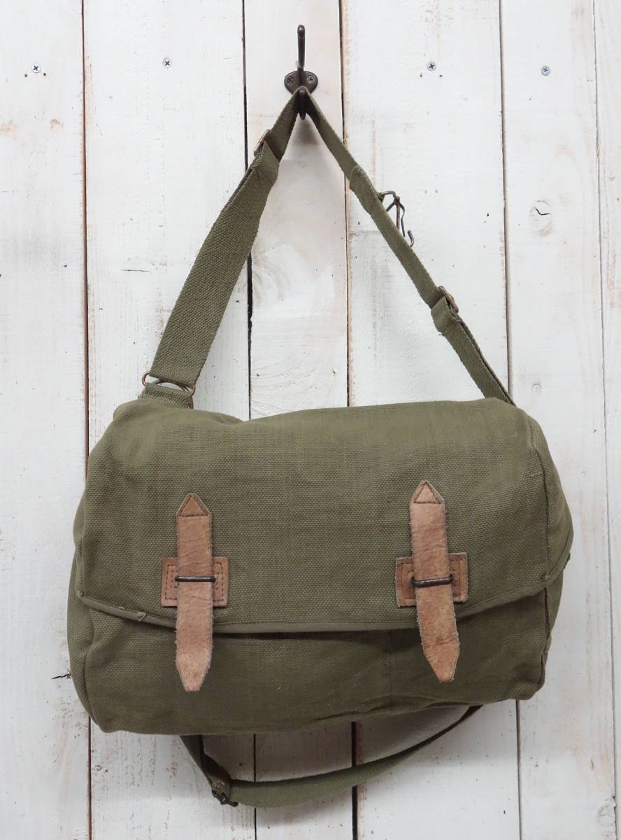VINTAGE ヨーロッパ古着 ＊ABL ベルギー軍　1950'S ＊キャンバス　コットン 　ショルダーバック　ミリタリーバック ＊レザーストラップ
